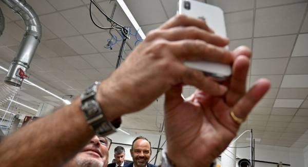 20 عاما من السيلفي... شاهد بالفيديو ماذا فعل هذا الرجل وأبهر العالم