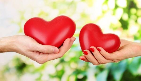 كشف سر.. لماذا قلب النساء أضعف من الرجال