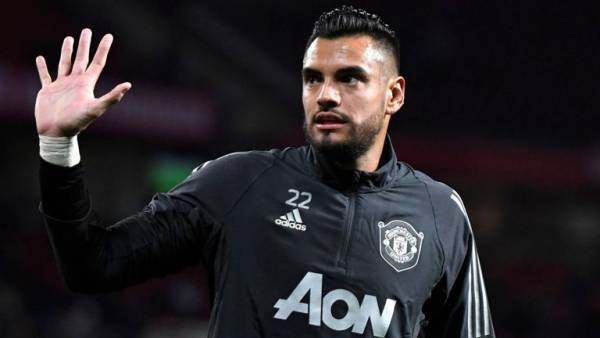 لامبورغيني بـ200 ألف يورو.. حارس مانشستر يونايتد ينجو من حادث مروع حطم سيارته (فيديو)