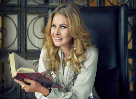 يسرا: والدي هددني بـ”السكين” وصفعني بسبب “قبلة” مع هذا الممثل