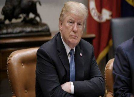 ترامب يهدد الاتحاد الأوروبي بفرض رسوم جمركية جديدة في حال عدم التوصل لاتفاق تجاري بين الجانبين