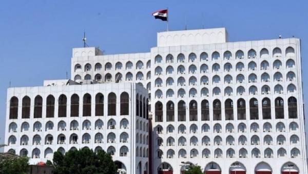 بغداد تدين تعرض السفارة الأمريكية لقصف صاروخي