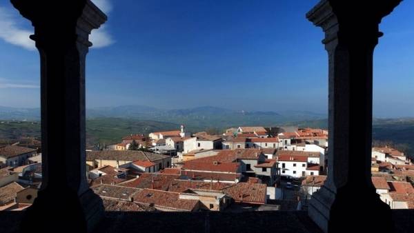 يمكنك شراء منزل في بلدة إيطالية مقابل يورو واحد فقط بشرط !