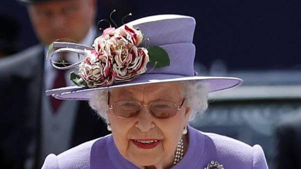 الملكة إليزابيث الثانية توقع على مشروع القانون حول انسحاب بريطانيا من الاتحاد الأوروبي