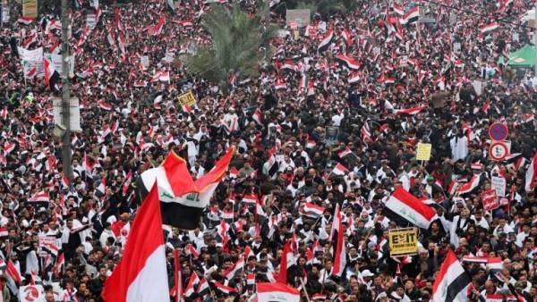 تظاهرات حاشدة في بغداد تطالب بإنهاء الوجود الأمريكي في العراق