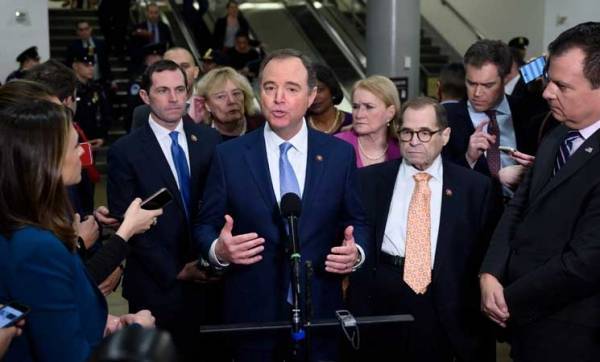 الديمقراطيون يختتمون مرافعاتهم في محاكمة عزل ترامب ومشرع يصفه بـ”الديكتاتور”