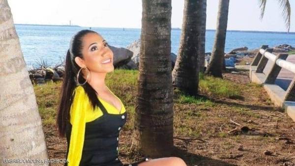 عارضة أزياء بلا ذراعين تتحدى مفاهيم الجمال