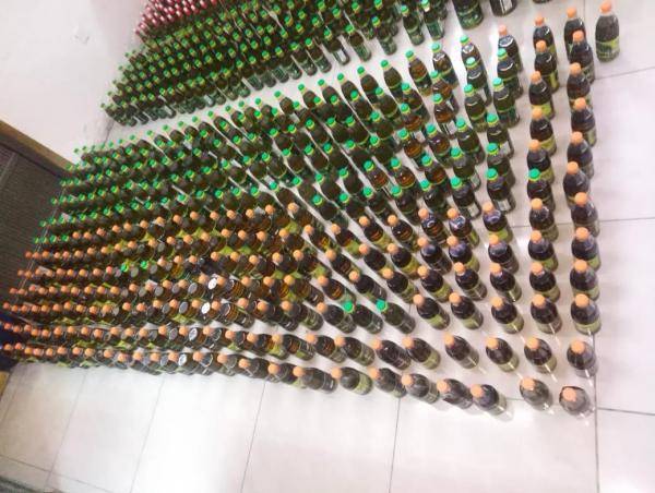 ضبط ٧٥٥ عبوة من زيت الزيتون المغشوش بحوزة مطلوب