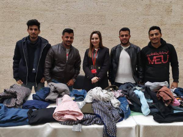 اطلاق حملة يلي ما بلزمك بلزمنا في جامعة الشرق الأوسط