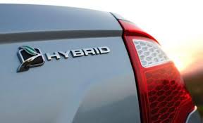 ارتفاع التخليص على سيارات الهايبرد 93 .. و3 أضعاف لـ”الكهرباء”