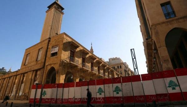 احتجاجات شعبية في بيروت لمنع عقد جلسة البرلمان