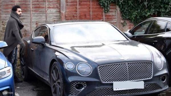 من الكامري إلى البنتلي.. هذا هو أسطول سيارات صلاح