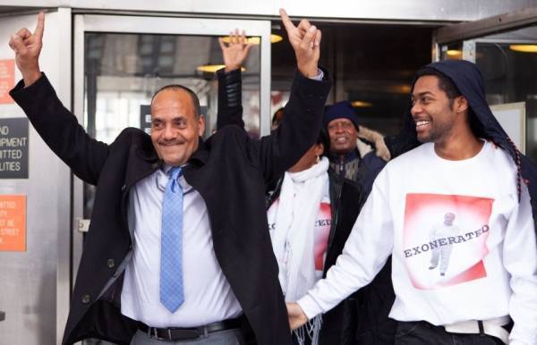 25 عاماً في السجن.. القضاء الأمريكي يبرّئ متهم سبب حبسه تشابه في الأسماء