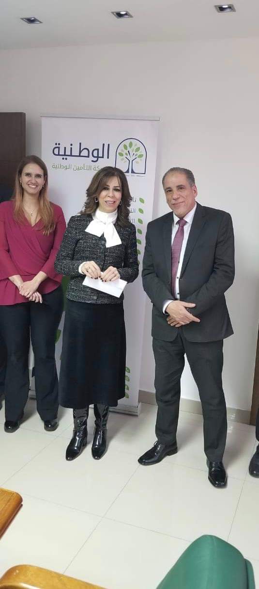 شركة التأمين الوطنية تكرم موظفها نضال الرمحي