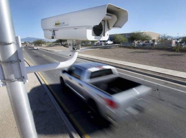 ضبط سيارة تسير بسرعة (220 كمس) في شارع سرعتة (60 كمس)