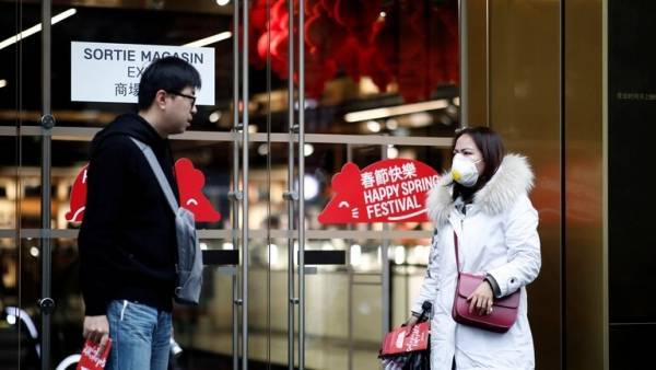 هل ينتقل كورونا بالطرود البريدية؟