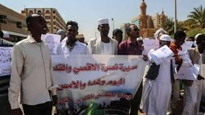 الخرطوم.. مظاهرات عقب صلاة الجمعة تنديدا بلقاء البرهان ونتنياهو