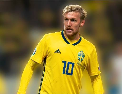 ضجة بسبب منشور لزوجة لاعب في لايبزيج غاضبة من عدم لعب زوجها