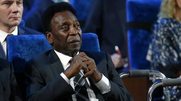 هي الدنيا كما نعرفها.. الصحة المعتلة لأسطورة كرة القدم بيليه تصيبه بالاكتئاب