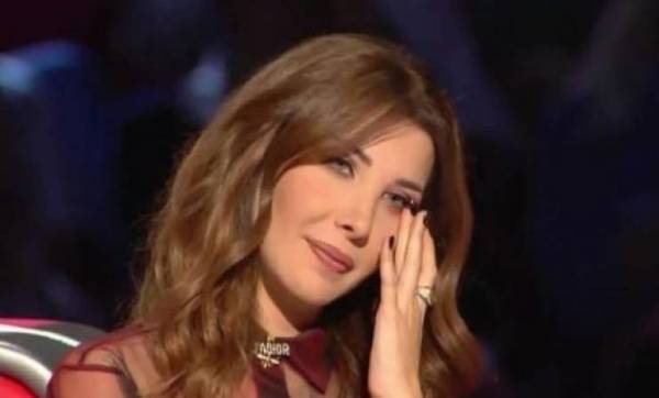 طفل يتسبب في سقوط نانسي عجرم على المسرح!