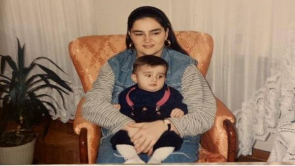 بوراك .. ساقاضي كل من شهر بوالدتي