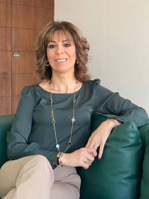 10 أسئلة قصيرة عالماشي مع الدكتورة منال جرار احدى الشخصيات النسائية القوية في الشرق الأوسط