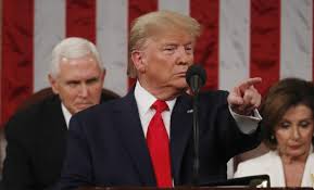 ترامب يلمح إلى «تأديب» كولونيل شهد ضده... «أرسلناه إلى مكان مختلف»