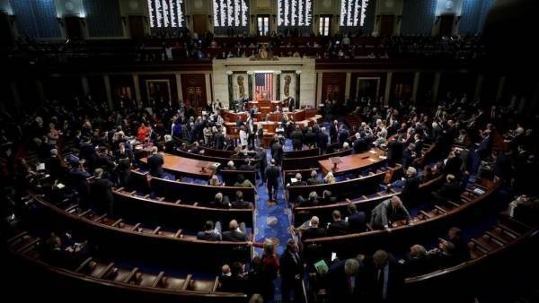 الشيوخ الأميركي يناقش قرارا يقيّد صلاحيات ترمب بشن حرب على ايران