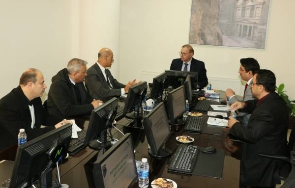 عمان العربية بصدد أدماج برامج تعليم مطورة في كليتي العلوم الحاسوبية والمعلوماتية والاعمال