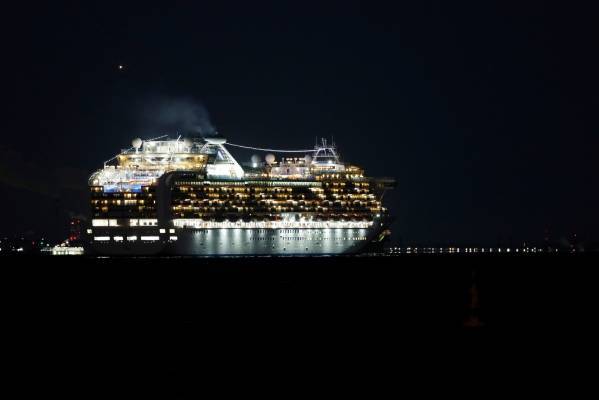 أميرة الماس.. دولتان جديدتان تنويان إجلاء مواطنيهما من السفينة الموبوءة بـكورونا