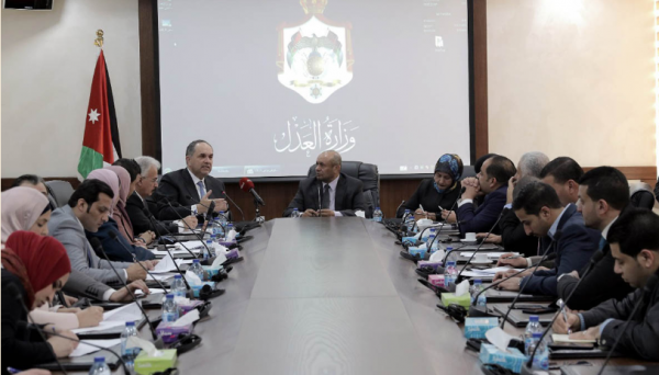 التلهوني : اطلقنا (43) خدمة الكترونية .. و الزوايدة يدعو الى توعية المواطنين باهمية هذه الخدمات