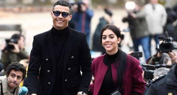 مصروف شهري صادم من رونالدو لخطيبته