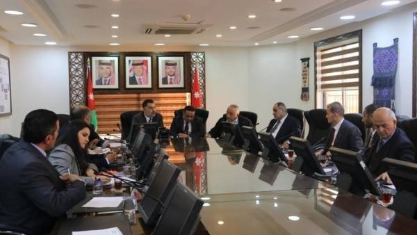 (120) عاملاً في شركة الأبيض للأسمدة لم يستلموا رواتبهم منذ (4) شهور ووزير العمل يتدخل