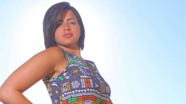 فنان مشهور يتطوع لإنقاذ منى فاروق من الانتحار بعد أزمة الأفلام الجنسية