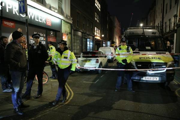 إصابة شخص في حادث طعن في مسجد بوسط لندن