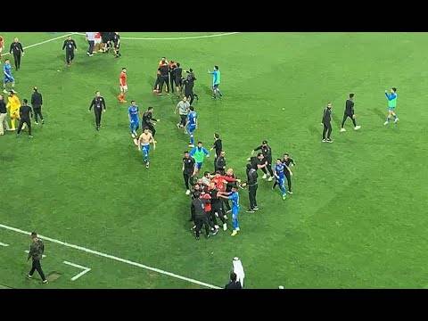 قتال شوارع بين لاعبي الأهلي والزمالك بعد انتهاء السوبر (فيديو)