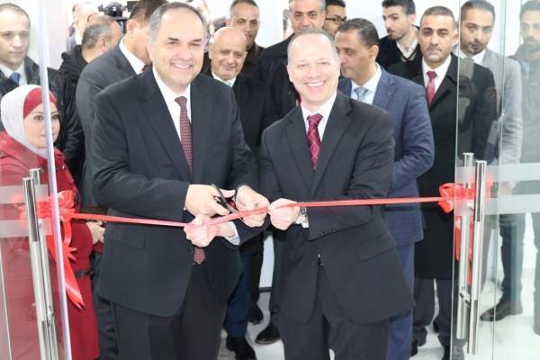 التلهوني يفتتح أول مركز للخدمات الحكومية الشاملة في المملكة