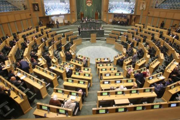 خبراء وبرلمانيون يوضحون سيناريوهات الاستحقاق الدستوري