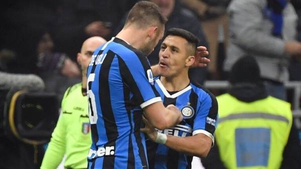 خطأ في الترجمة يصيب نجم إنتر ميلان بفيروس كورونا