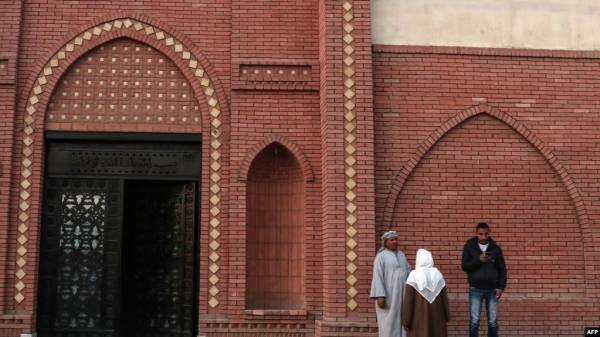 مزودة بهاتف دولي.. مليون دولار تكلفة مقبرة حسني مبارك ـ فيديو