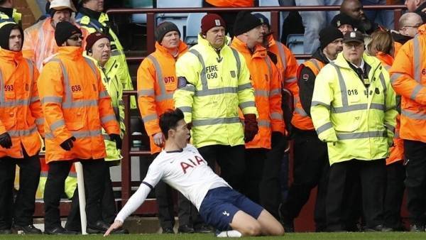 كورونا يعزل نجم توتنهام عن الفريق