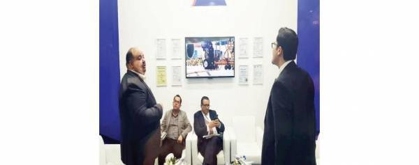 وزير النقل يزور جناح الشركة المهنية لصيانة الطائرات