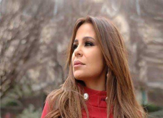 التحقيق مع كارول سماحة في فرنسا بسبب أغنيتها الجديدة‎ (فيديو)
