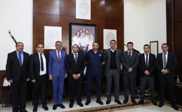 اللواء الحواتمة يكرم مكتشفي جريمة القتل التي وقعت في عام ٢٠٠٢