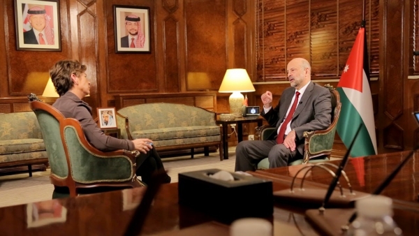 CNN شاهد مقابلة رئيس الوزراء الدكتور عمر الرزاز على قناة