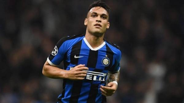 عرض مغرٍ من برشلونة لضم لاوتارو مارتينيز