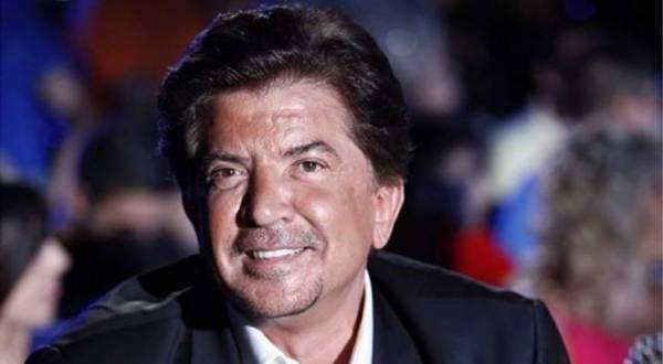 وليد توفيق يرفض المصافحة بسبب فيروس كورونا (فيديو)