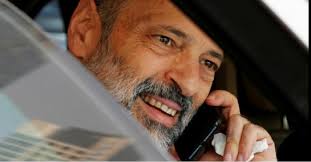 الرزاز يتصل بمصاب كورونا ويعده بظروف ملائمة لمكان عزله