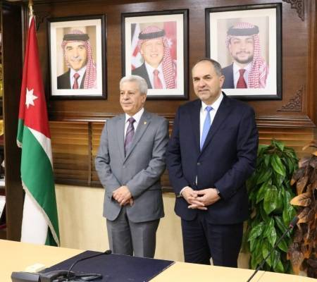 35 محاميا يؤدون اليمين القانونية أمام وزير العدل