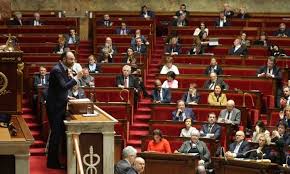 المعارضة الفرنسية تفشل في إجراء تصويت على حجب الثقة عن الحكومة